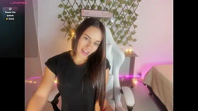 Sara lopez 28 online show from October 7, 2025, 3:02 pm