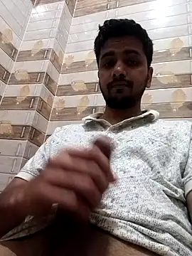 Snapshot of itachigunn chatting on March 1, 2026, 8:53 pm itachigunn online show from March 1, 2026, 8:53 pm