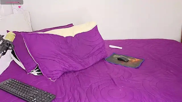 KALE 19 online show from October 1, 2025, 1:11 am