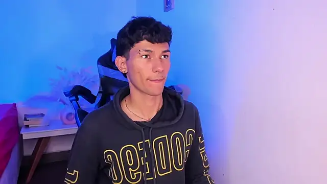 Snapshot of Alexx_tc chatting on November 2, 2025, 9:47 am Alexx tc online show from November 2, 2025, 9:47 am