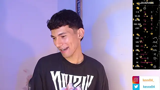 Snapshot of Alexx_tc chatting on October 28, 2025, 4:24 am Alexx tc online show from October 28, 2025, 4:24 am