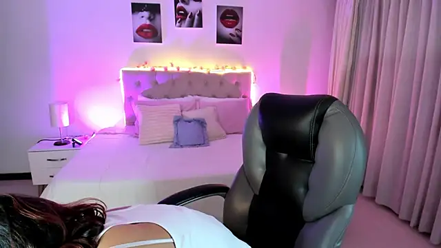 Kat cute  online show from September 29, 2025, 12:50 am