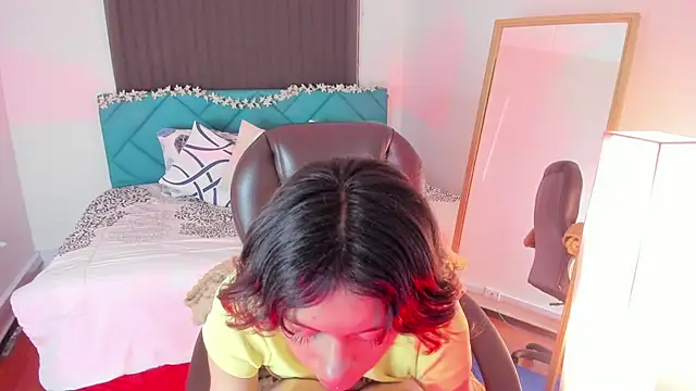 Kat cute  online show from October 12, 2025, 4:14 am