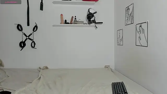 Sabrina Rosse   online show from October 17, 2025, 12:07 pm