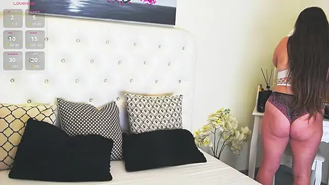 Ysabell01 online show from October 23, 2025, 4:22 am