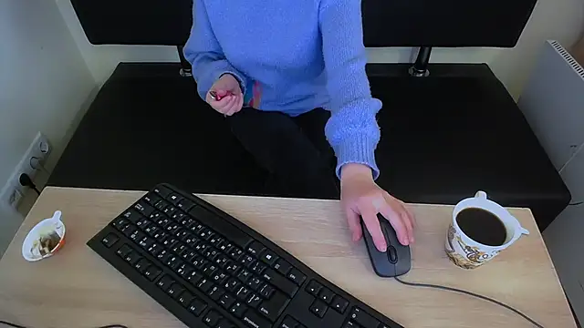 LaimaV  online show from November 11, 2025, 1:50 pm