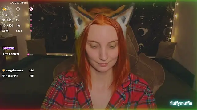 Snapshot of Fluffy_muffin_ chatting on February 8, 2025, 9:57 pm Fluffy muffin online show from February 8, 2025, 9:57 pm