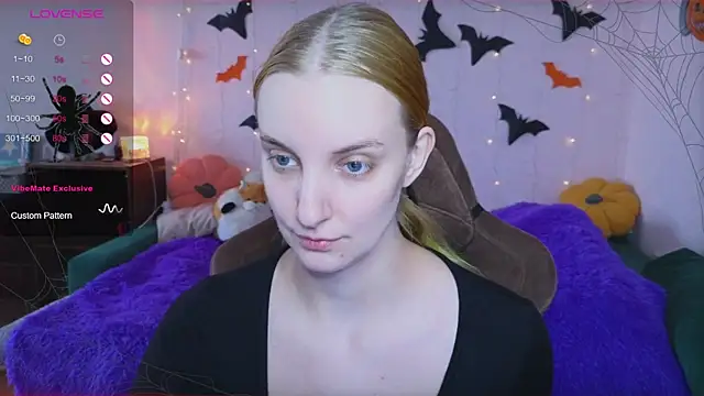 Snapshot of Fluffy_muffin_ chatting on October 29, 2025, 9:08 am Fluffy muffin online show from October 29, 2025, 9:08 am