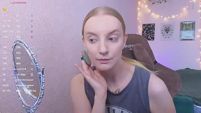 Fluffy muffin  online show from April 19, 2026, 10:27 am