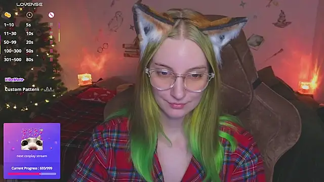 Snapshot of Fluffy_muffin_ chatting on December 3, 2025, 8:03 am Fluffy muffin online show from December 3, 2025, 8:03 am