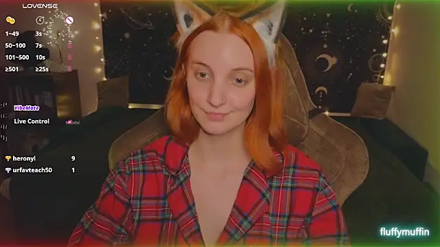 Snapshot of Fluffy_muffin_ chatting on February 9, 2025, 9:49 pm Fluffy muffin online show from February 9, 2025, 9:49 pm