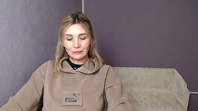  sexy lady online show from February 12, 2025, 1:06 pm