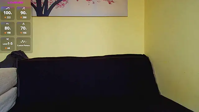 Snapshot of HungEddy chatting on November 19, 2025, 9:42 am HungEddy online show from November 19, 2025, 9:42 am