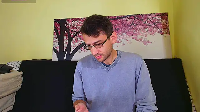 Snapshot of HungEddy chatting on October 11, 2025, 5:03 pm HungEddy online show from October 11, 2025, 5:03 pm