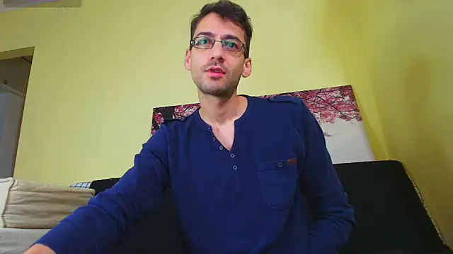 Snapshot of HungEddy chatting on October 21, 2025, 8:30 pm HungEddy online show from October 21, 2025, 8:30 pm