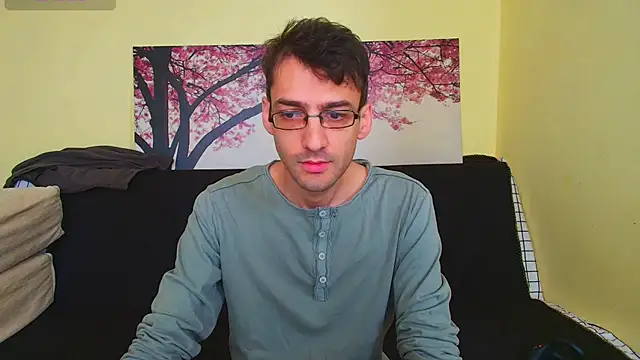 Snapshot of HungEddy chatting on October 16, 2025, 6:54 am HungEddy online show from October 16, 2025, 6:54 am