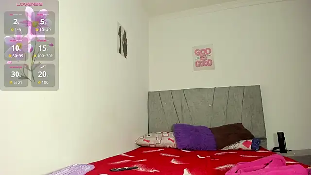 Snapshot of tammy__brown chatting on October 25, 2025, 12:04 pm tammy brown online show from October 25, 2025, 12:04 pm