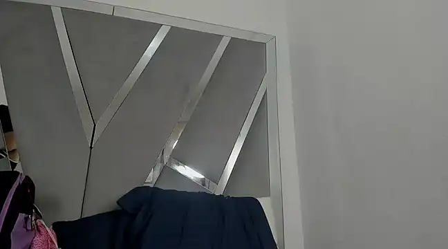 arihtx online show from December 7, 2024, 1:52 am