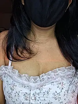 Nisha027 online show from September 16, 2025, 12:33 am