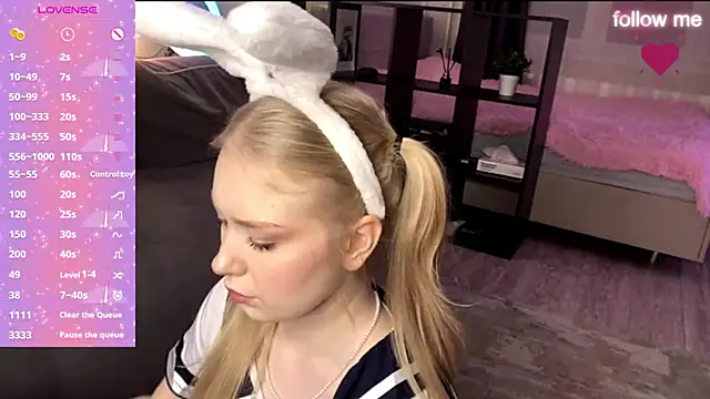 SweetDarcy online show from December 5, 2024, 5:55 pm