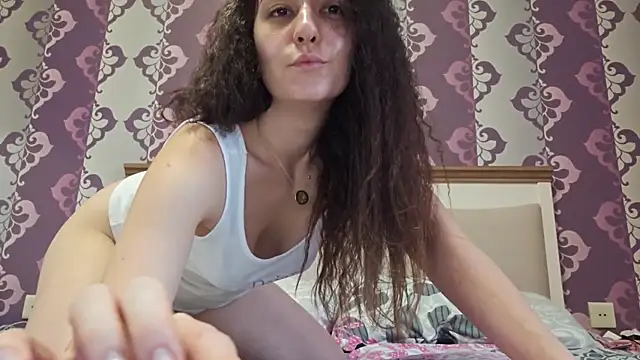 AlejandraDelaney online show from October 21, 2025, 12:59 pm