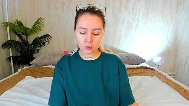 Debbie Taylor online show from October 13, 2025, 5:03 pm