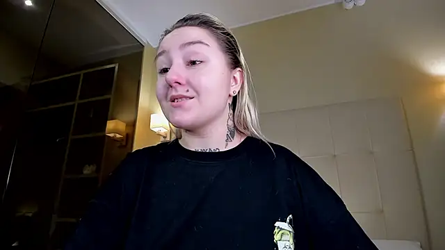 Snapshot of Debbie_Taylor chatting on November 21, 2025, 5:23 pm Debbie Taylor online show from November 21, 2025, 5:23 pm