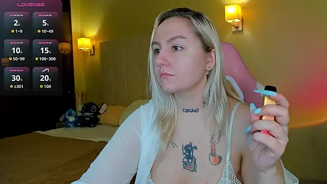 Snapshot of Debbie_Taylor chatting on February 9, 2026, 5:44 pm Debbie Taylor online show from February 9, 2026, 5:44 pm