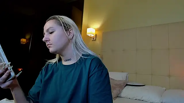 Debbie Taylor online show from October 17, 2025, 4:53 pm