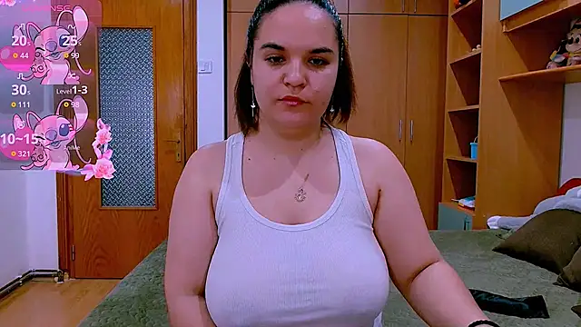 Snapshot of Ella-Diamond chatting on November 3, 2025, 6:51 am Ella-Diamond online show from November 3, 2025, 6:51 am