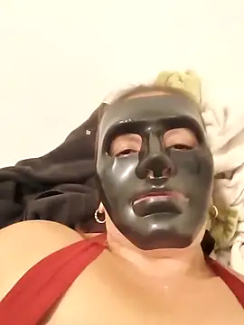 Snapshot of MideleyBranquis chatting on November 27, 2025, 12:22 am MideleyBranquis online show from November 27, 2025, 12:22 am