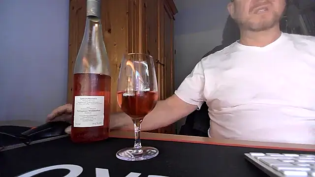 Tom PP cgn online show from October 28, 2025, 10:31 pm