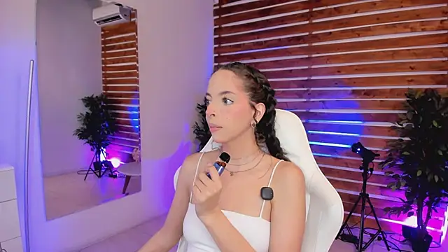 Snapshot of Sapphire_Venuss chatting on May 22, 2026, 1:36 am Sapphire Venuss online show from May 22, 2026, 1:36 am