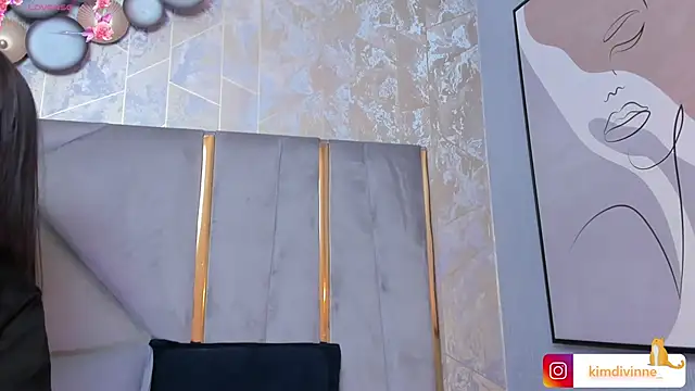 Snapshot of KimDevinne chatting on February 20, 2025, 2:51 am KimDevinne online show from February 20, 2025, 2:51 am
