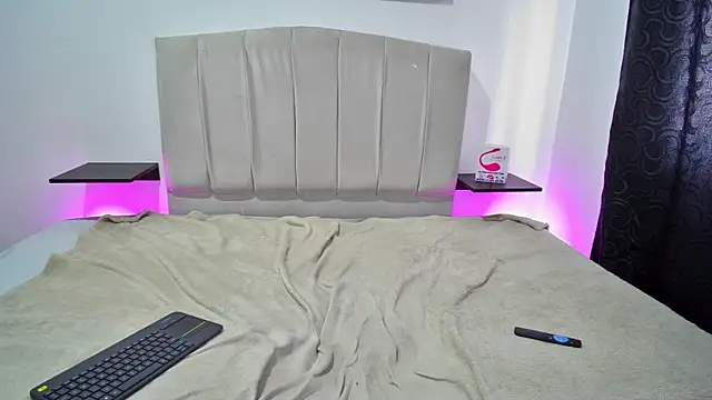 Valen Thompsom online show from January 11, 2025, 7:16 pm