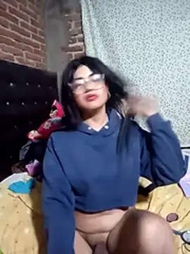 Snapshot of yovana13 chatting on November 23, 2025, 10:47 am yovana13 online show from November 23, 2025, 10:47 am