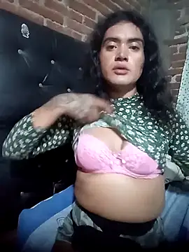 Snapshot of yovana13 chatting on October 21, 2025, 11:59 pm yovana13 online show from October 21, 2025, 11:59 pm