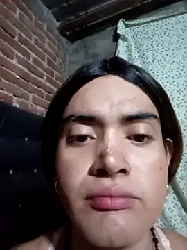 Snapshot of yovana13 chatting on December 15, 2025, 2:17 am yovana13 online show from December 15, 2025, 2:17 am