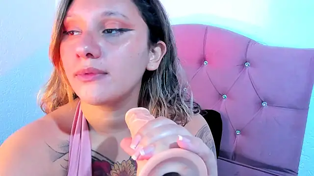 Snapshot of Mila_nixon02 chatting on March 3, 2025, 3:32 pm Mila nixon02 online show from March 3, 2025, 3:32 pm
