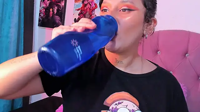 Snapshot of Mila_nixon02 chatting on October 2, 2025, 4:43 pm Mila nixon02 online show from October 2, 2025, 4:43 pm