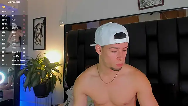 JadeSmiith  online show from November 26, 2025, 10:43 pm