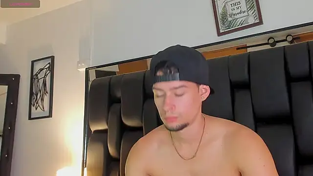 JadeSmiith  online show from December 19, 2025, 10:56 pm