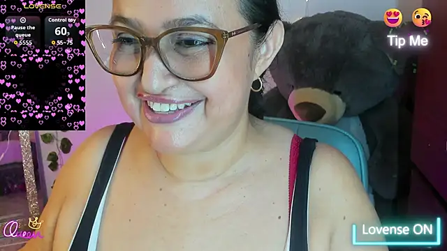 Gia Nahomi online show from May 26, 2026, 9:02 pm