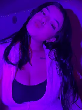Snapshot of Alahia7demon chatting on April 1, 2026, 3:41 am Alahia7demon online show from April 1, 2026, 3:41 am