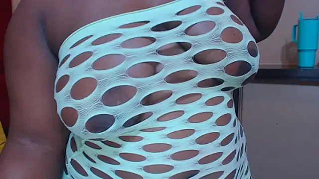 sexychocolatbox10 online show from March 6, 2026, 7:14 am