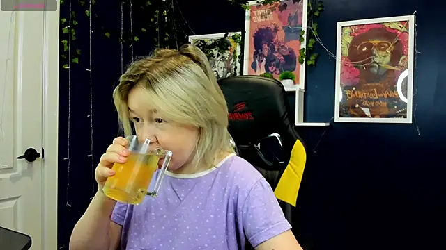 Sara Robinson online show from June 29, 2026, 3:02 am