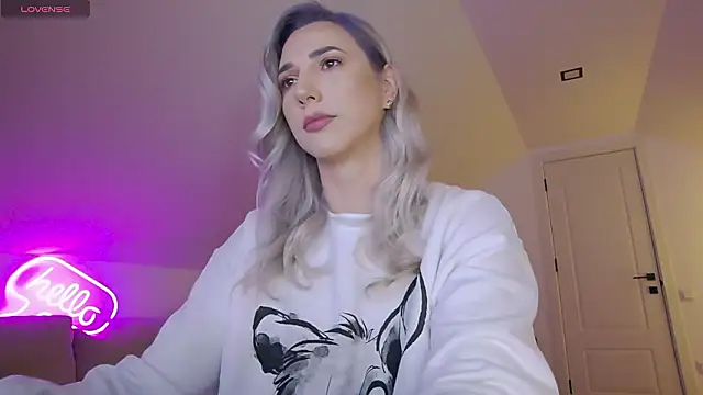 Snapshot of KhloeK chatting on February 11, 2026, 9:53 am KhloeK online show from February 11, 2026, 9:53 am