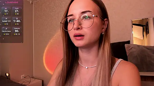 Tiffanyhunt online show from October 6, 2025, 1:34 pm