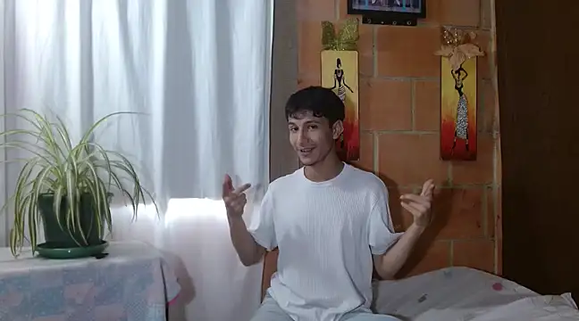 Snapshot of littlegoldenangels chatting on January 15, 2025, 8:16 pm littlegoldenangels online show from January 15, 2025, 8:16 pm