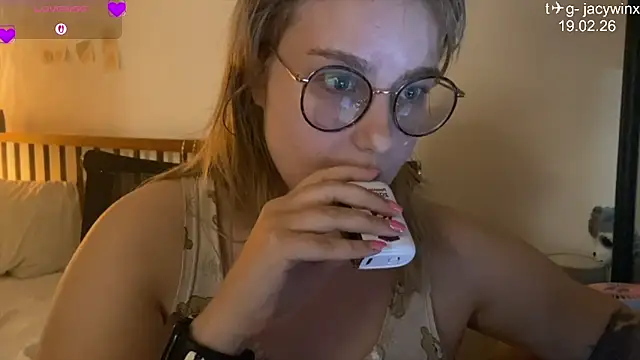 JacyWinslat online show from February 19, 2026, 11:40 am